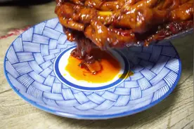 教你做一道“干锅鸡爪”，香辣入味，吃着实在太过瘾！视频封面