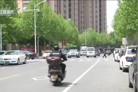 南京：沿街撤桶 回收垃圾定时定点 商户们适应|零距离0422视频封面