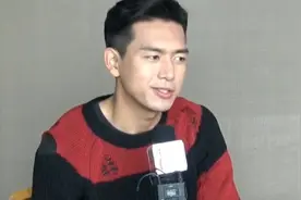 李现携《你从火光中走来》变消防员，奔向女主赵丽颖，不睡觉也追视频封面
