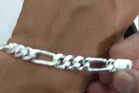 银手镯为什么不能乱带？原来不是迷信传闻，现在知道还不算晚视频封面