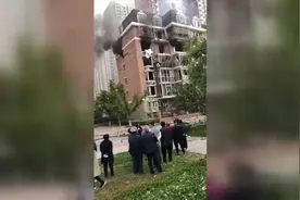 河北邯郸一居民楼发生爆炸 邻楼居民：一声巨响 门窗玻璃被震碎视频封面