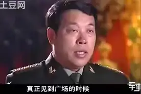 中国仪仗兵惊艳墨西哥城，该国美女赞叹这是世界上最棒的士兵！视频封面