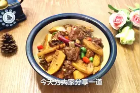 做红烧排骨时，排骨到底要不要焯水，多数人都错了，难怪不好吃！