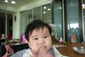 宝宝护理有妙招！一分钟清宝宝鼻涕秘诀大公开！视频封面