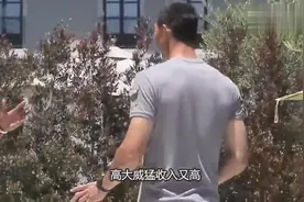 易建联为何当初拒绝刘亦菲？看到爱人照片后，难怪没有在一起视频封面