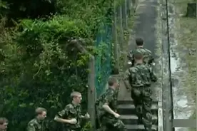 驻港部队训练遇上英国军人,简单的一步,让出了中国军人的风采!视频封面