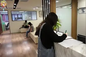 雷射手術30秒近視1000度也不用怕！再也不用當四眼田雞！视频封面
