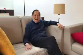 杨振宁教授中肯评价陈省身先生在现代微分几何领域的国际地位[鼓掌]视频封面