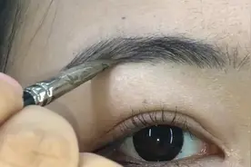 行家都知道画眉毛先从这里下笔，一目了然的教程，新手赶紧学视频封面