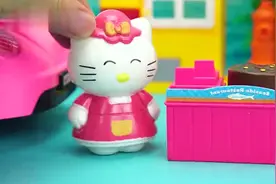 凯蒂猫亲子玩具套装HelloKitty一家假日郊区露营过家家视频封面