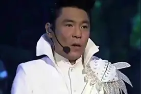 52岁屠洪刚3任妻子，差距一目了然，网友调侃：对继子也太好了吧视频封面