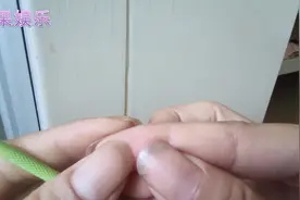手指上长颗硬硬的小点，不知道要杨才能把它彻底的去掉视频封面