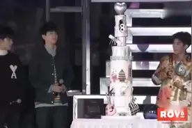 回顾TFBOYS王源十八岁生日会，三小只重聚庆祝源儿生日画面视频封面