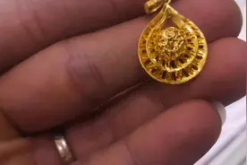 金项链挂坠老是断总是掉，让人捡走，没想自身问题？不保养不如卖视频封面