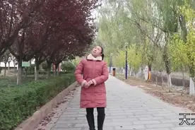 丈母娘问：啥东西用时朝前，不用时朝下？女婿的回答太有才视频封面