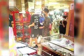 张柏芝终于熬出头 谢振轩个子比妈妈高 和谢振南出门有家长范视频封面