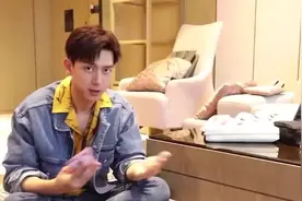 李现妇女节带父母逛商场，戴口罩购物吃饭！视频封面
