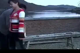 弟弟死后，农村大哥爱上弟媳，却不敢表白，幸好女儿为他想一绝招视频封面