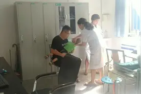 2岁宝宝走路摇晃平衡感差，医生看了化验单直皱眉，到底怎么了视频封面