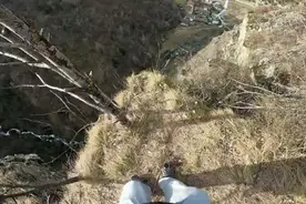 惊险 第一视角跳伞事故视频封面