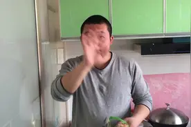 小高今天给大家做，《清炖武昌鱼》先炸后炖非常好吃视频封面