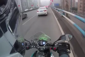 重庆春风150NK骑行，太堵了，骑摩托才是王道！视频封面