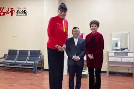 郑海霞生活细节曝光？郑海霞熊抱潘长江？郑海霞结婚9年无孩子？视频封面