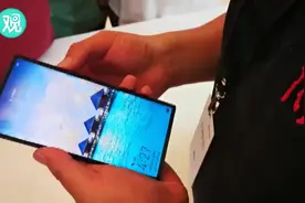上手体验华为折叠屏手机Mate X，颜值高配置高价格高视频封面