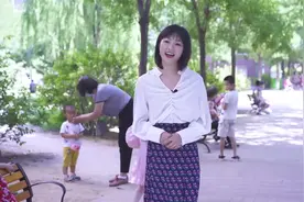 穿纸尿裤会影响发育？若宝宝出现这3个信号，就该让娃“戒掉”了视频封面