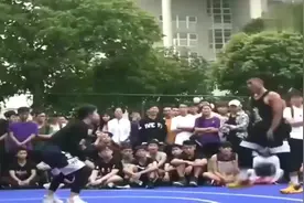 最怕和女生打篮球，他们说哪里都不可以碰，真的好尴尬！视频封面