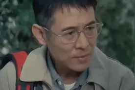 父亲用生命的最后一刻，为儿子铺了一条可以活下去的路，父爱伟大视频封面