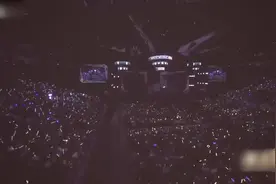 薛之谦现场深情演唱《骆驼》，嗓音深沉歌词颇具内涵，好听至极！