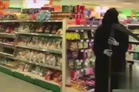 在便利店看到了死神视频封面