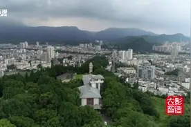 四川雅安有一条神秘的雅鱼，鱼的头部天生自带宝剑一枚。怎么回事视频封面