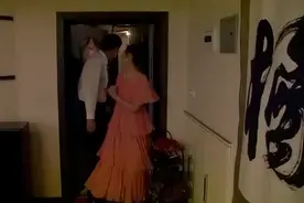 新婚妻子坦白，我不是黄花闺女，丈夫像饿狼一样视频封面