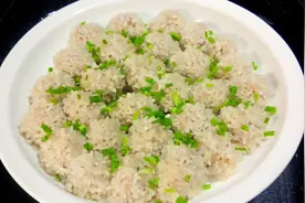 经典家常菜，肉香浓郁。原汁原味的糯米圆子，你吃过吗？视频封面