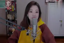 美女主播冯提莫翻唱网络神曲《凌晨三点》听得人直掉眼泪视频封面