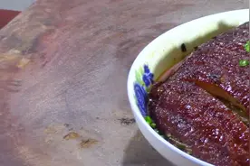 教你正宗的扣肉做法，掌握这些诀窍，好吃不油腻，全家老少都爱吃视频封面