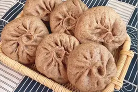 黑全麦怎么蒸包子？记住手法，蓬松暄软不发粘，配上秘制素馅真香视频封面