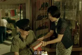 老外教男孩用这方法学英语，老外人挺好，嘴他不会说视频封面