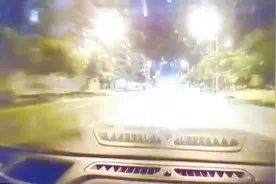 输液不影响测酒精，摩托车飞窜和越野车迎面相撞，司机查出酒驾视频封面