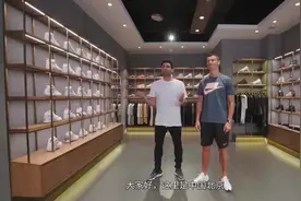 C罗去北京王大雷鞋店买鞋，最喜欢的一双鞋，没想到这么便宜