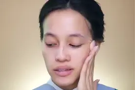 长相很一般的妹子，妆后变漂亮女神，这就是化妆的好处视频封面