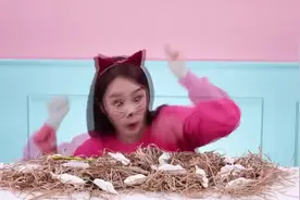 小姐姐化妆成可爱猫咪，开始捕鼠行动，会有意外惊喜吗？视频封面