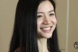 单身女富豪第一名李颖，广东人，身价100亿，猜猜她做啥生意？视频封面