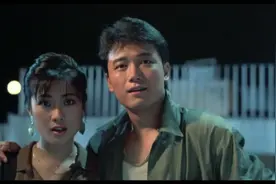 美女以为胖子是机器人，竟当着他的面换衣服，真是大饱眼福啊视频封面