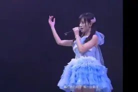 鞠婧祎穿裙子唱歌加上踢腿动作，太美了，古装的她就是仙女下凡视频封面