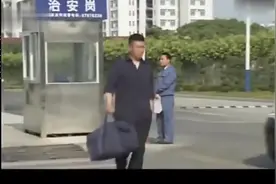 警队警犬失踪了，没想到在狗肉馆发现了他，这些人简直丧尽天良视频封面