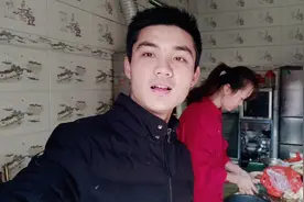 疫情影响夫妻俩不做工，在家隔三差五磨豆浆，媳妇还做了酱香饼视频封面