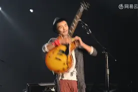 朴树演唱会万人庆生，妻子吴晓敏上台送蛋糕大秀恩爱视频封面